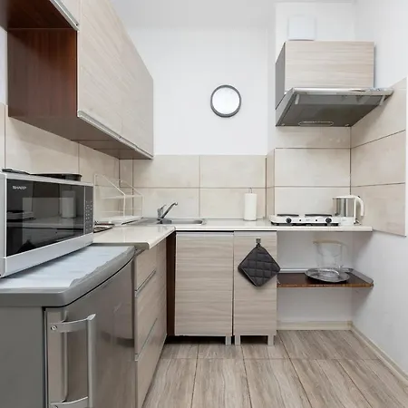 Paryska By Renters Apartment