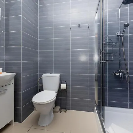 Paryska By Renters Apartment *
